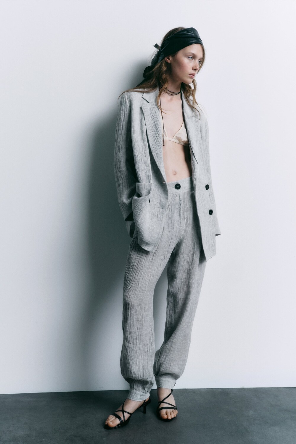 

Кожаные сандалии с ремнями Zara, черный