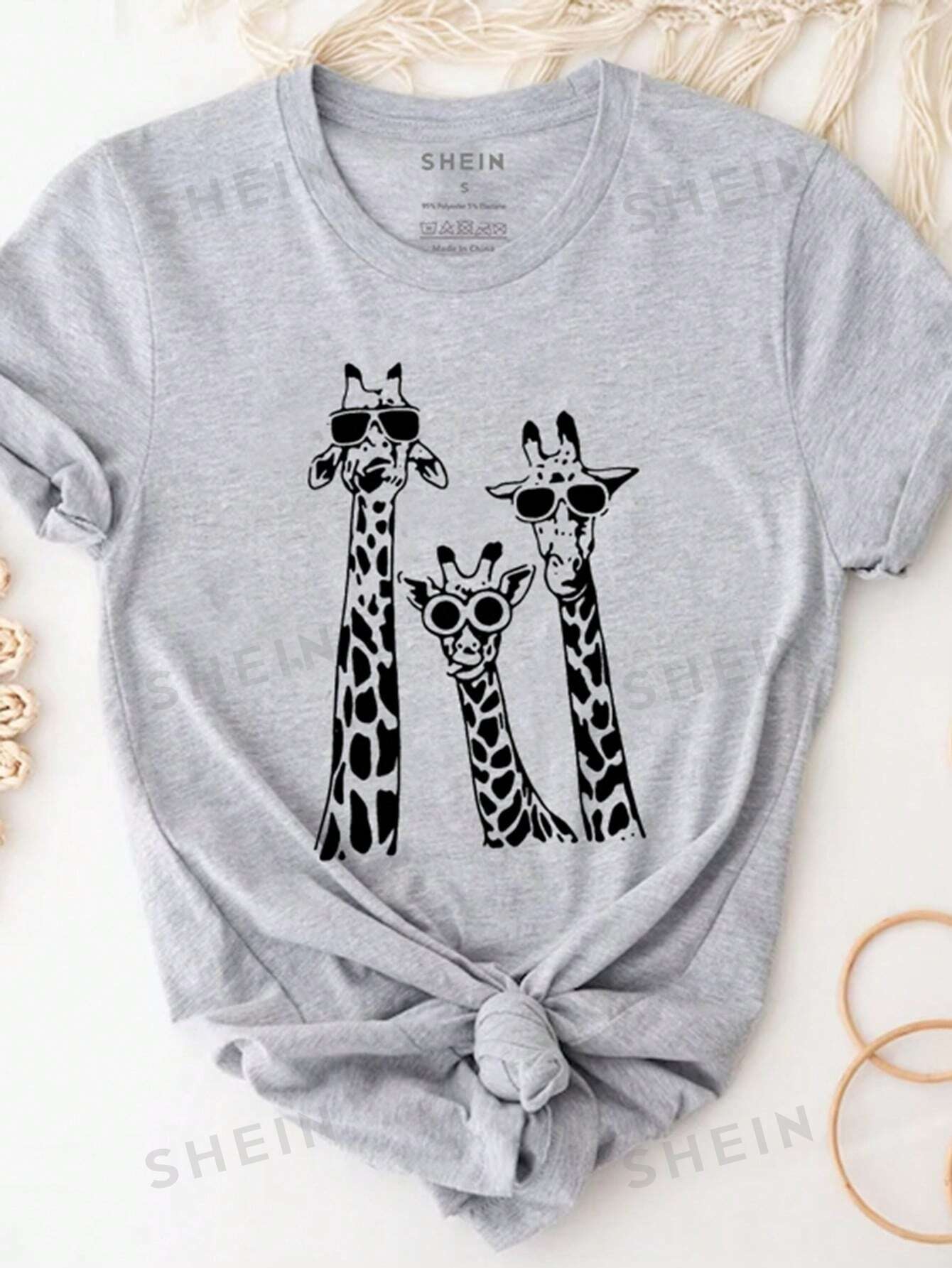 SHEIN LUNE Женская футболка с круглым вырезом и короткими рукавами с принтом жирафа, серый