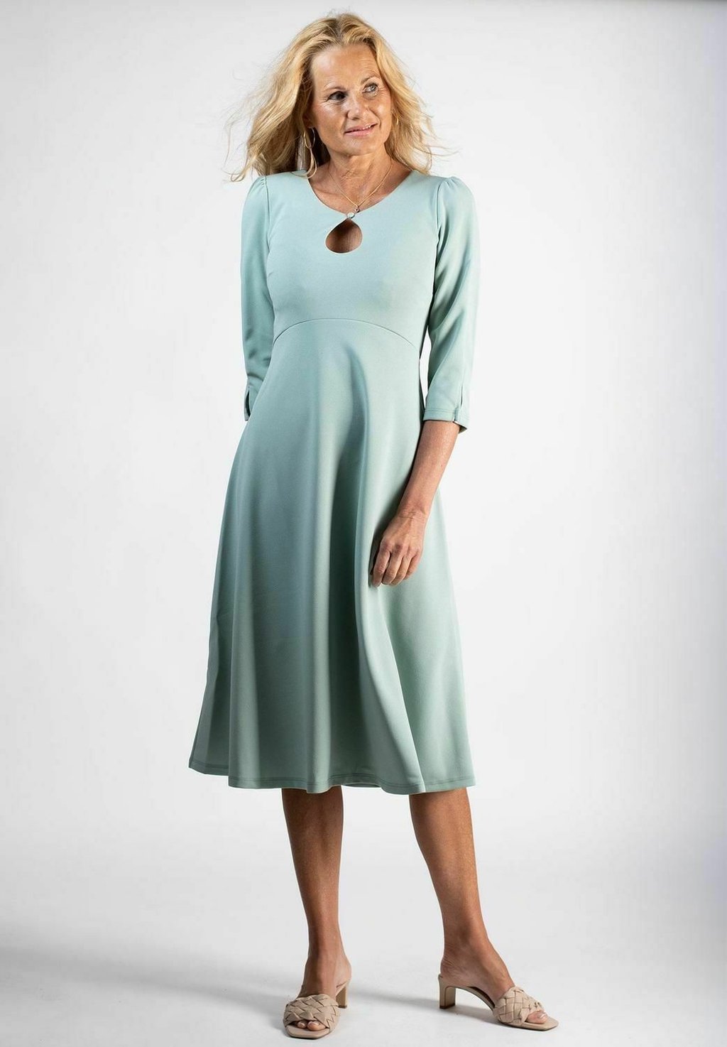цена Повседневное платье KATHARINE Stockholms Klänningsfabrik, цвет mint