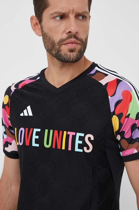 

Тренировочная футболка Pride Tiro adidas, черный