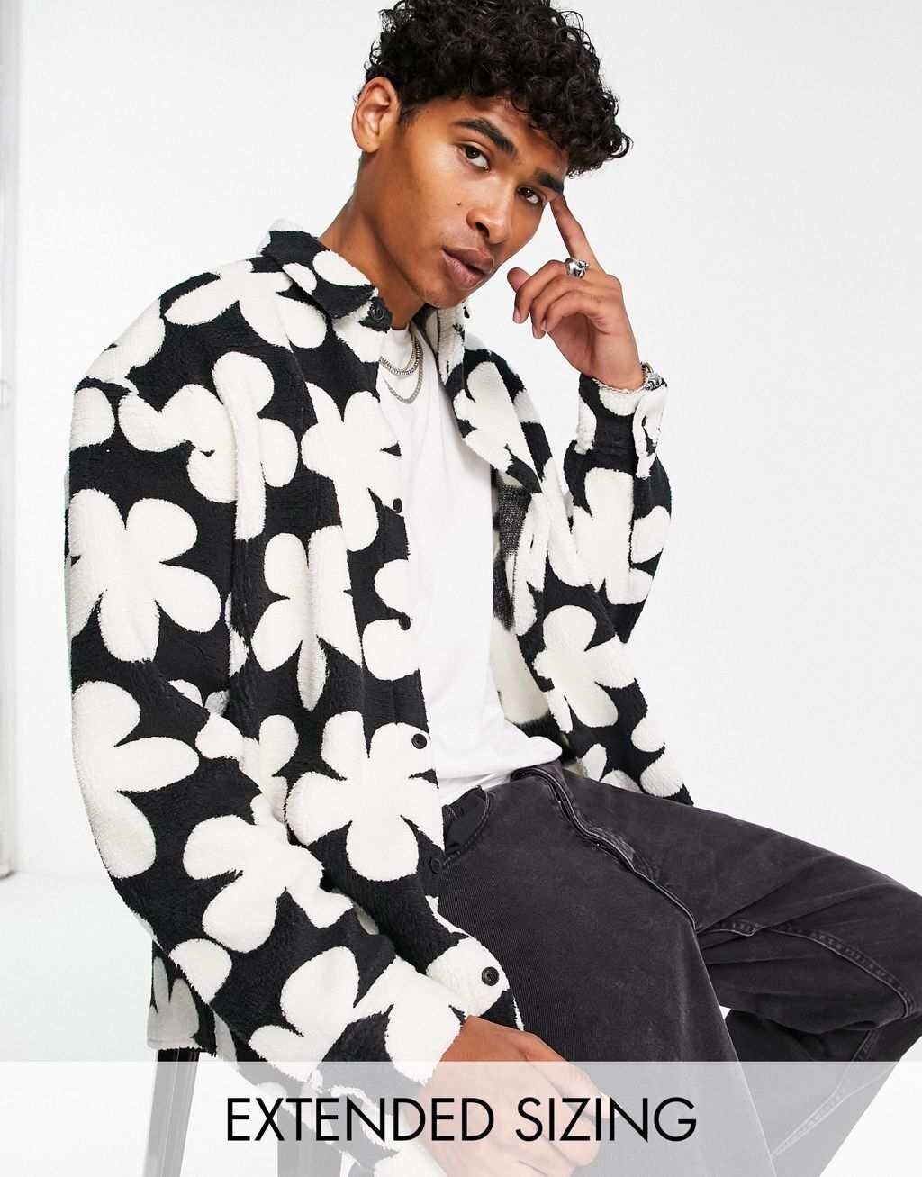 

Объемная рубашка борга в стиле 90-х годов ASOS DESIGN с наивным цветочным принтом