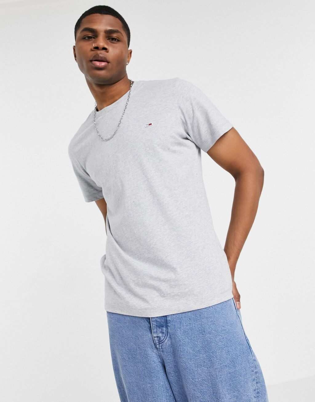 

Серая футболка с логотипом и флагом Tommy Jeans, Серый
