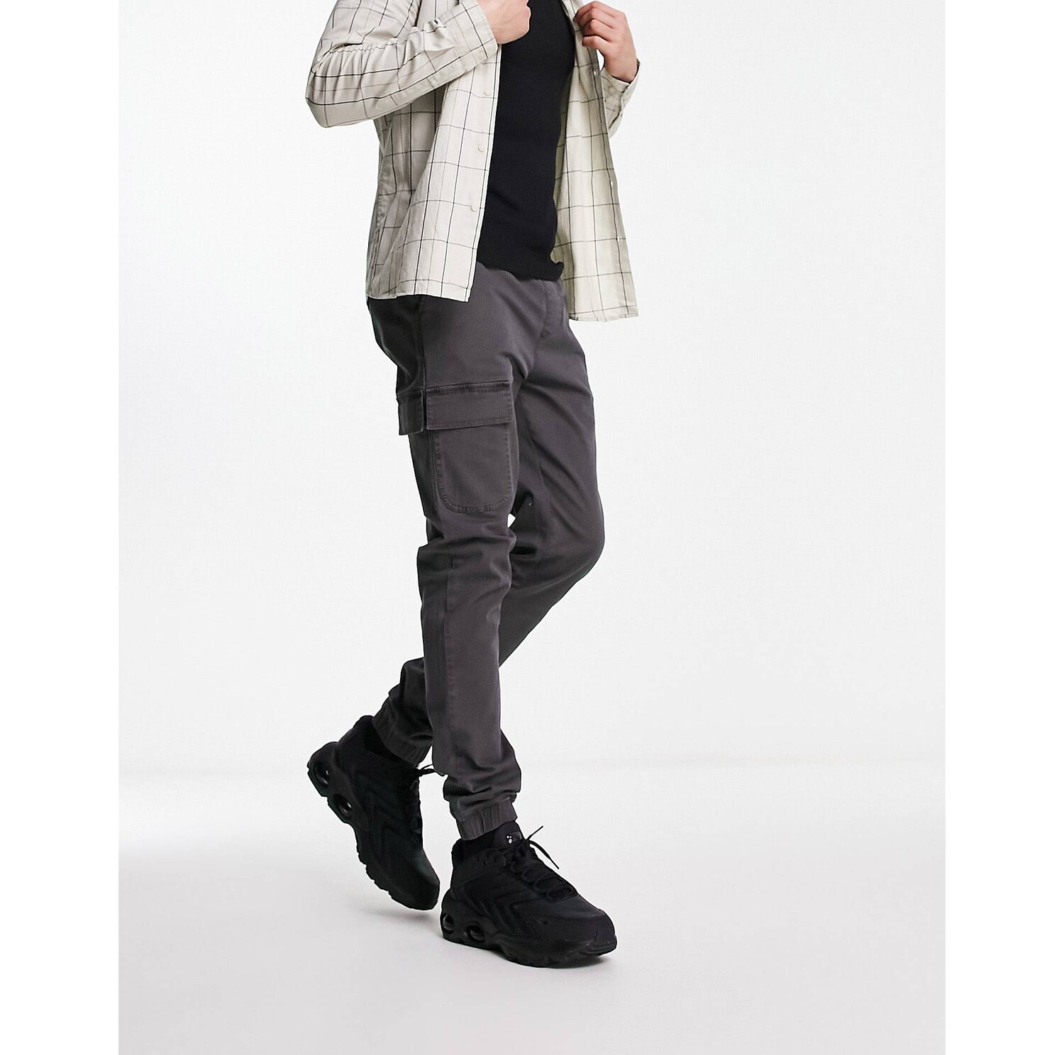 

Темно-серые брюки скинни карго ASOS DESIGN, Серый