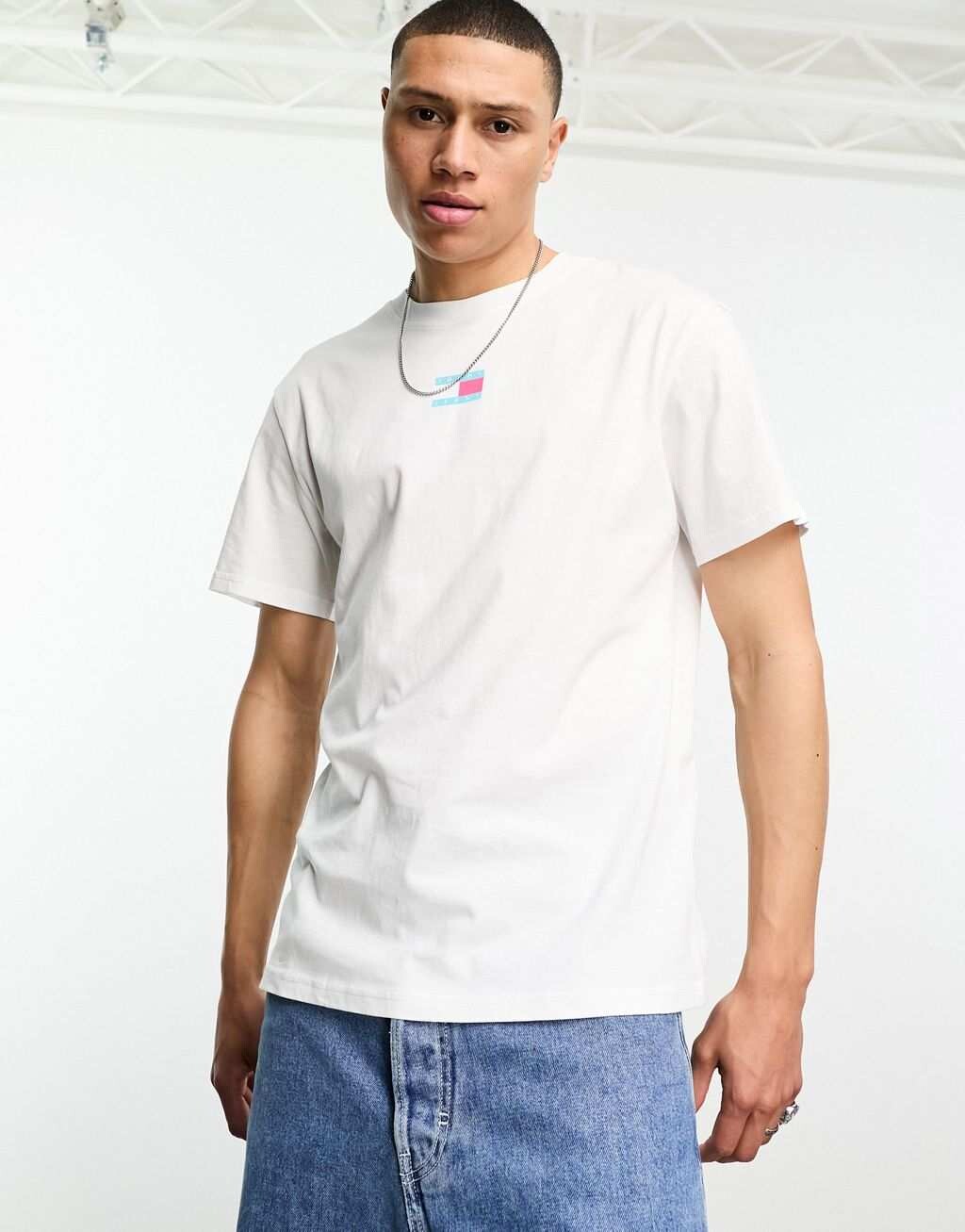 

Белая классическая футболка с поп-флагом Tommy Jeans, Белый