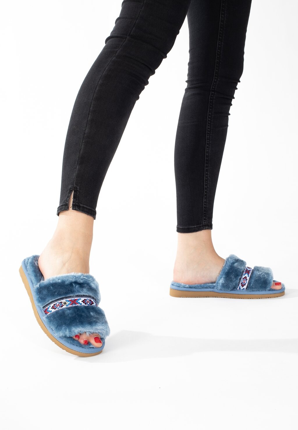 

Мюли на плоской подошве LONDON Minnetonka, цвет blue