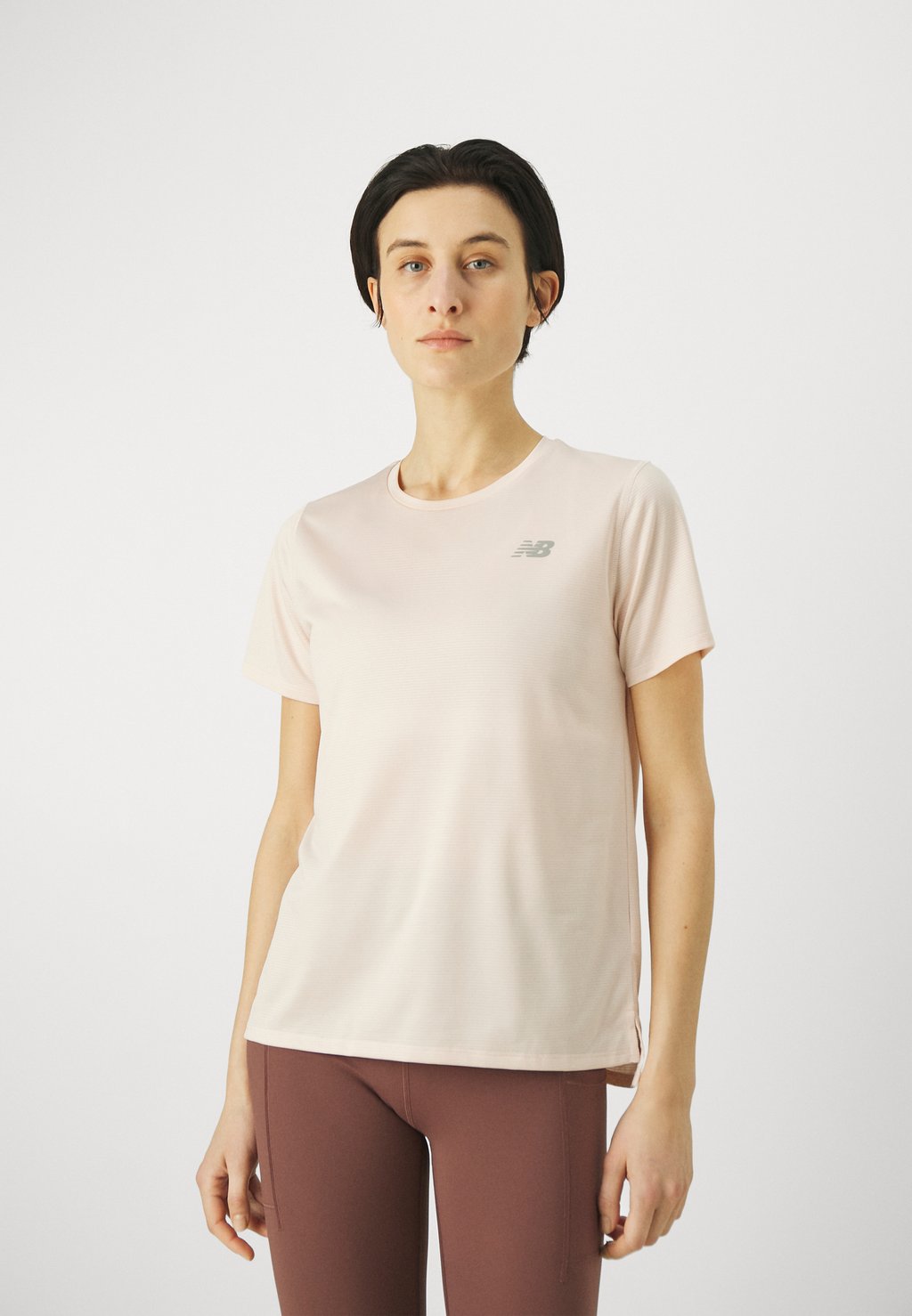 цена Спортивная футболка SHORT SLEEVE New Balance, цвет quartz pink (642)