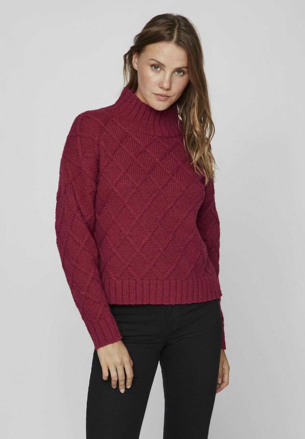 

Свитшот VILA, цвет Beet Red