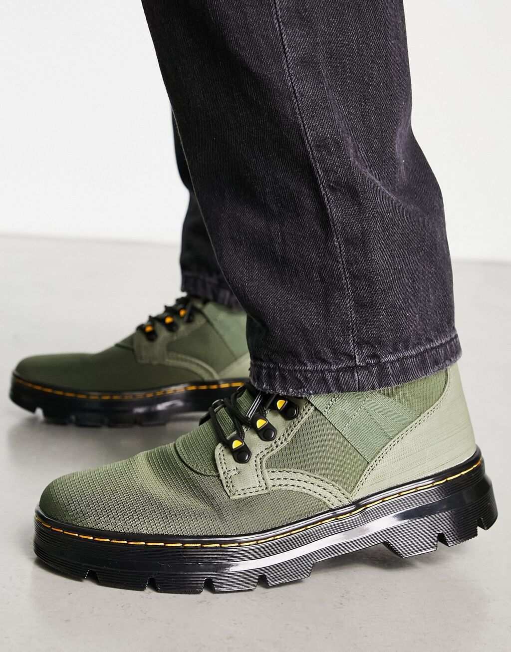 

Ботинки цвета хаки Dr Martens tech ii с 8 люверсами
