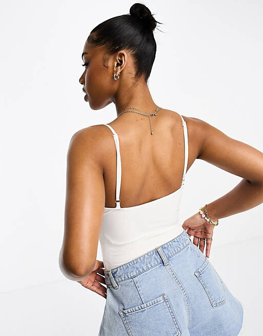 

Белое боди со сборками и чашками для груди ASOS DESIGN