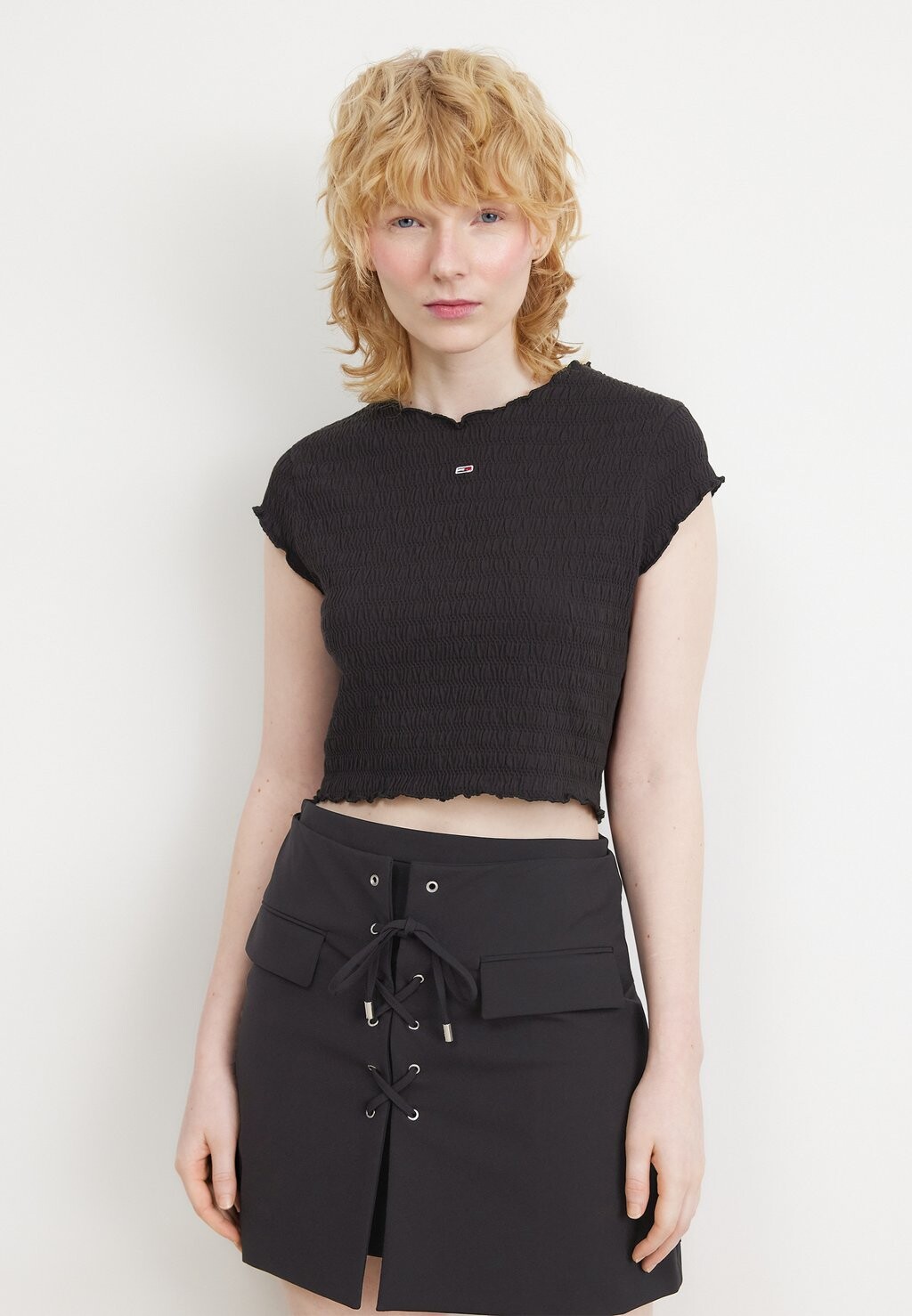 

Футболка базовая SLIM SMOCK TEE Tommy Jeans, цвет black