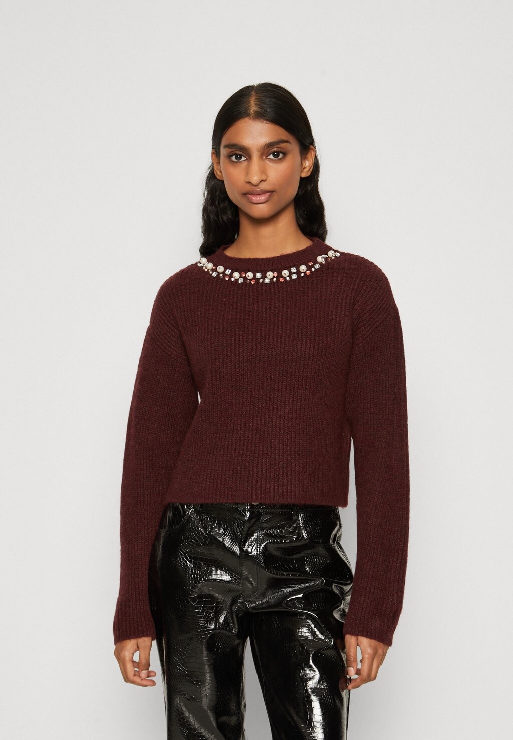 

Свитшот ONLY Petite ONLHILDA PEARLS, цвет cabernet melange