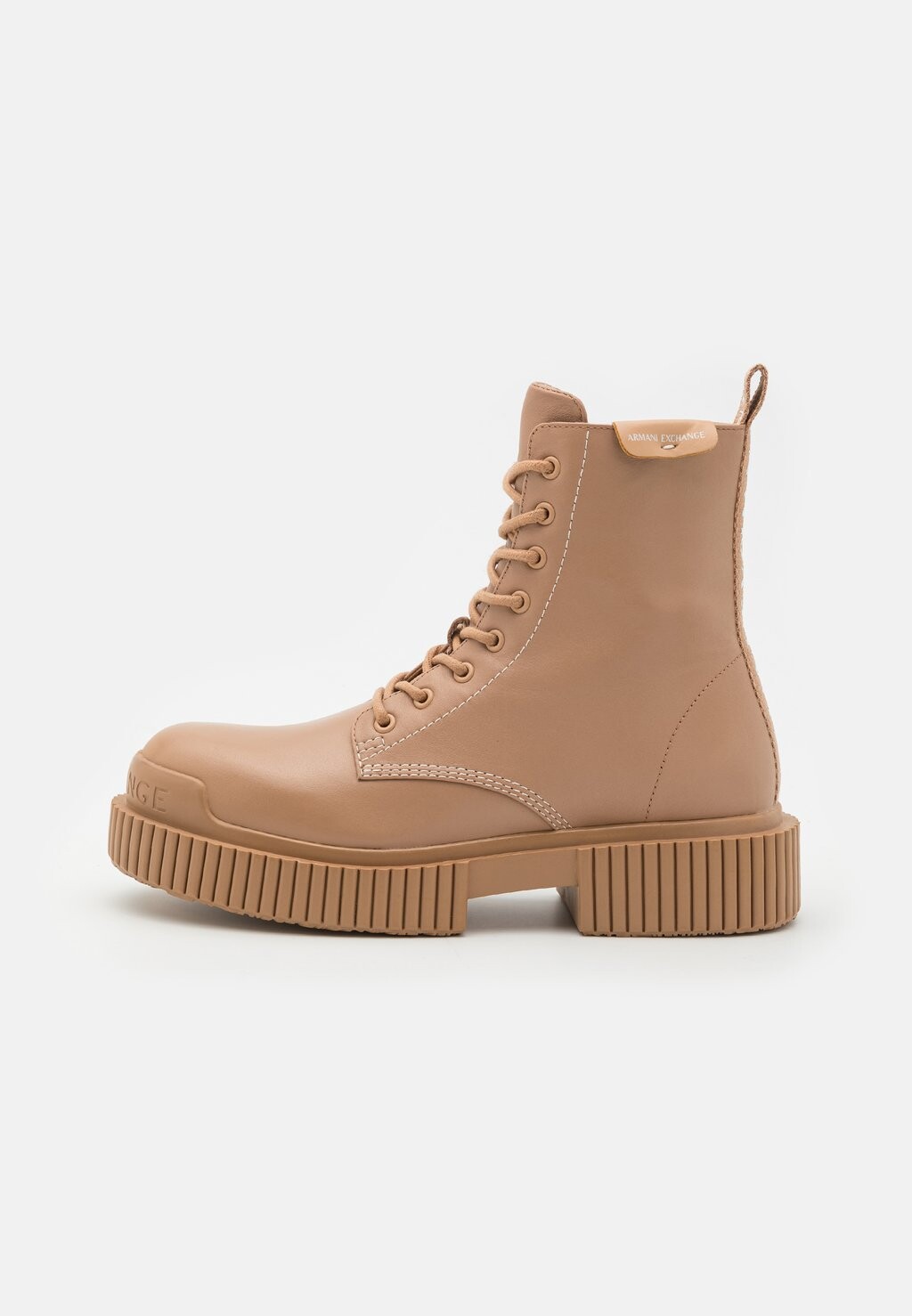 

Ботинки на платформе Armani Exchange, цвет beige