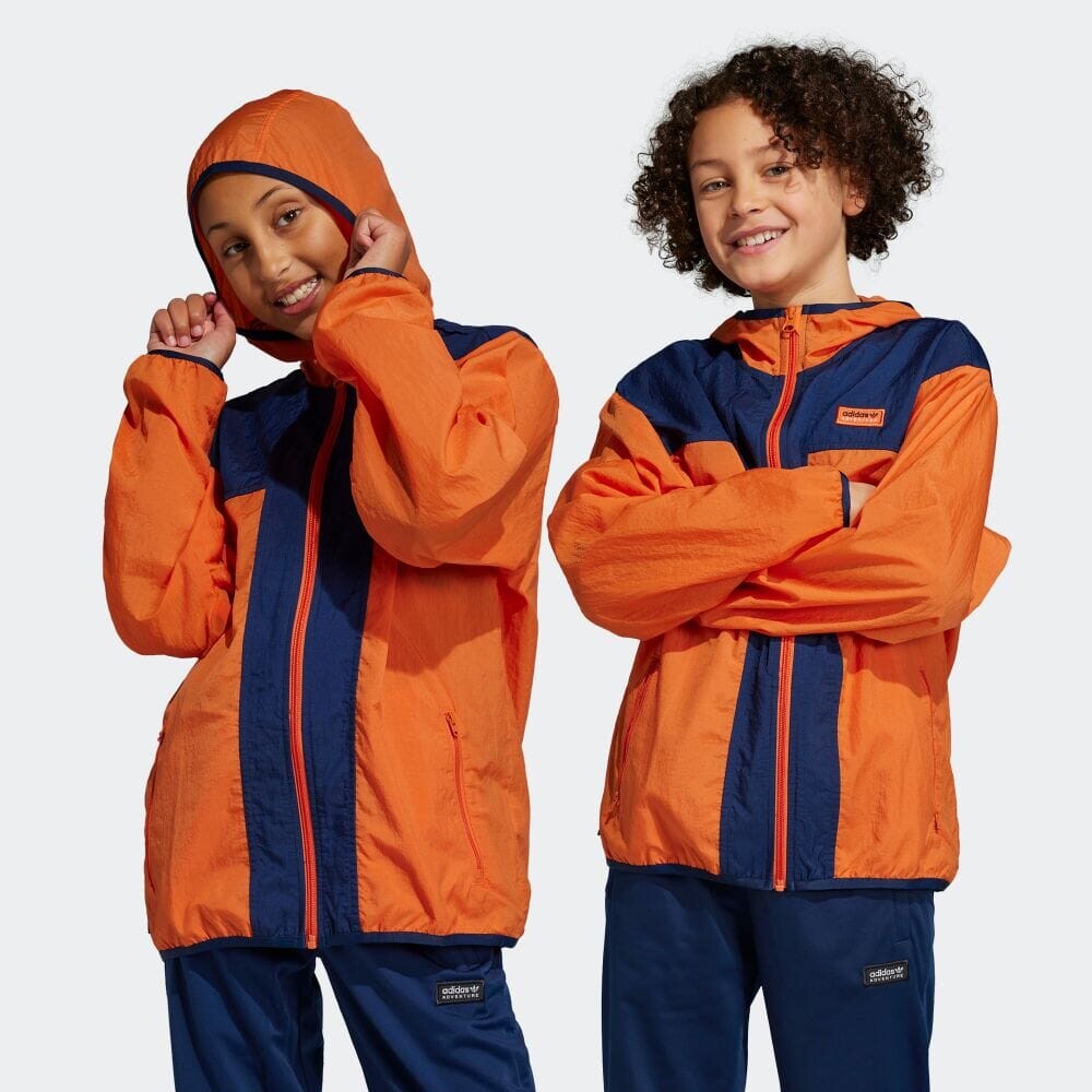 

Ветровка Adidas IC5438