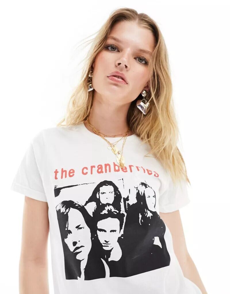 

Белая укороченная футболка с рисунком Daisy Street Cranberry