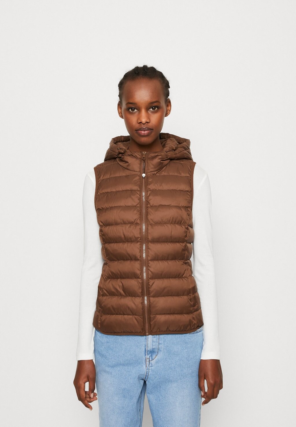 

Жилет ONLY Onlnewtahoe Hood Waistcoat, коричневый