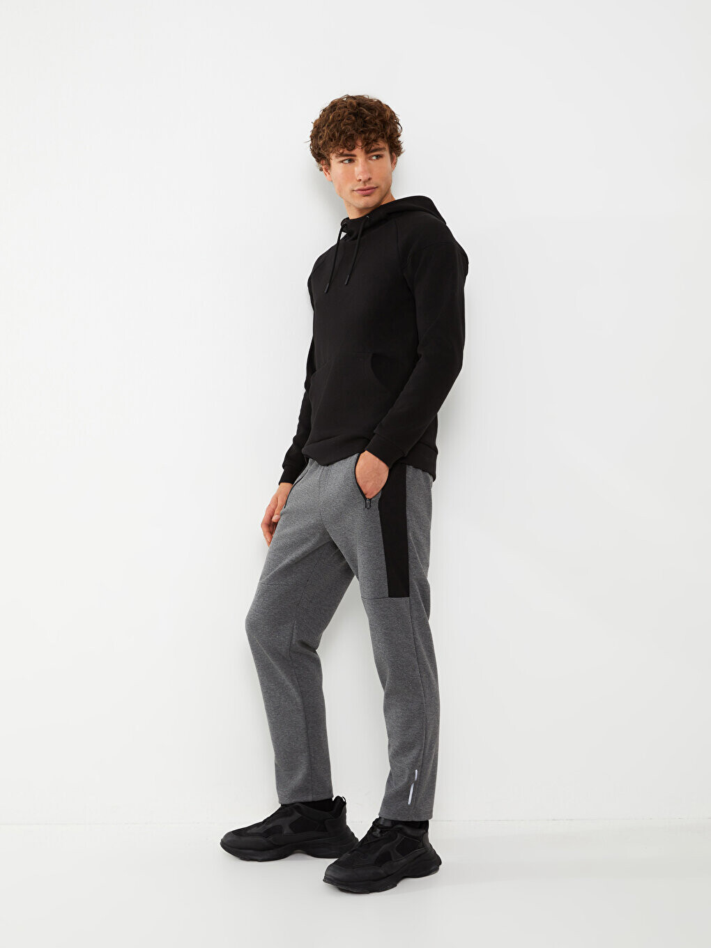 

Мужские спортивные штаны узкого кроя LCW Active, серый меланж