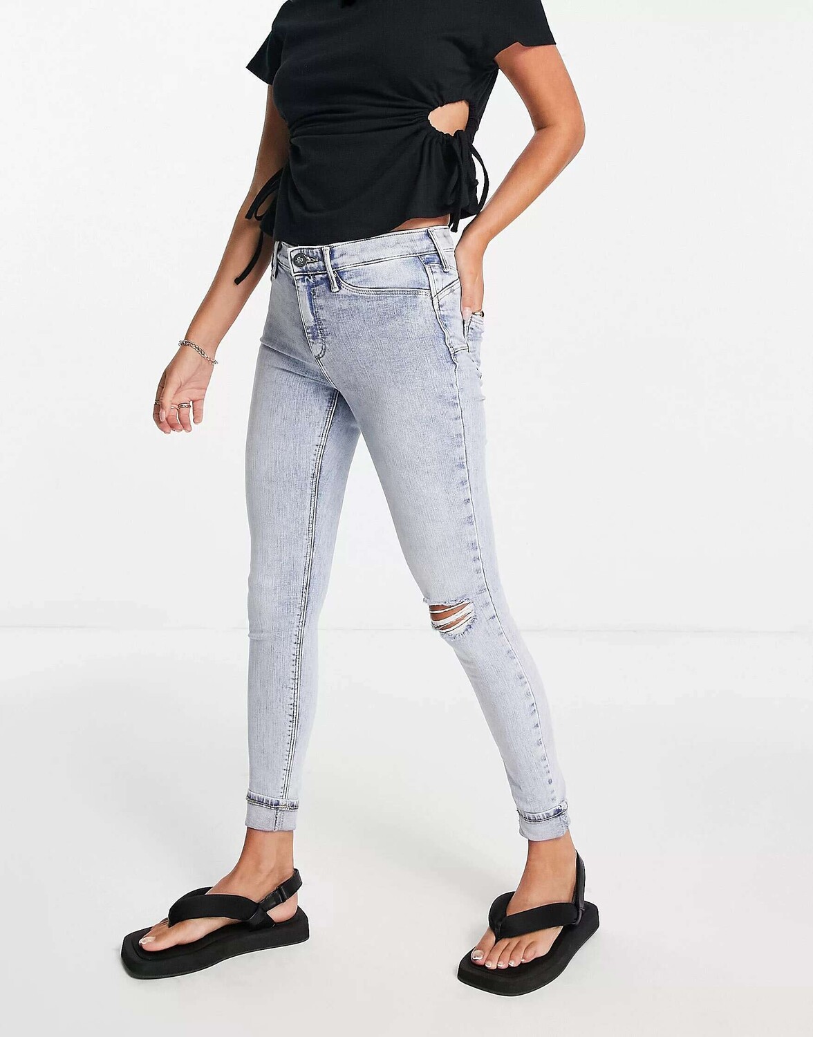 

Голубые джинсы скинни с рваными деталями River Island Molly