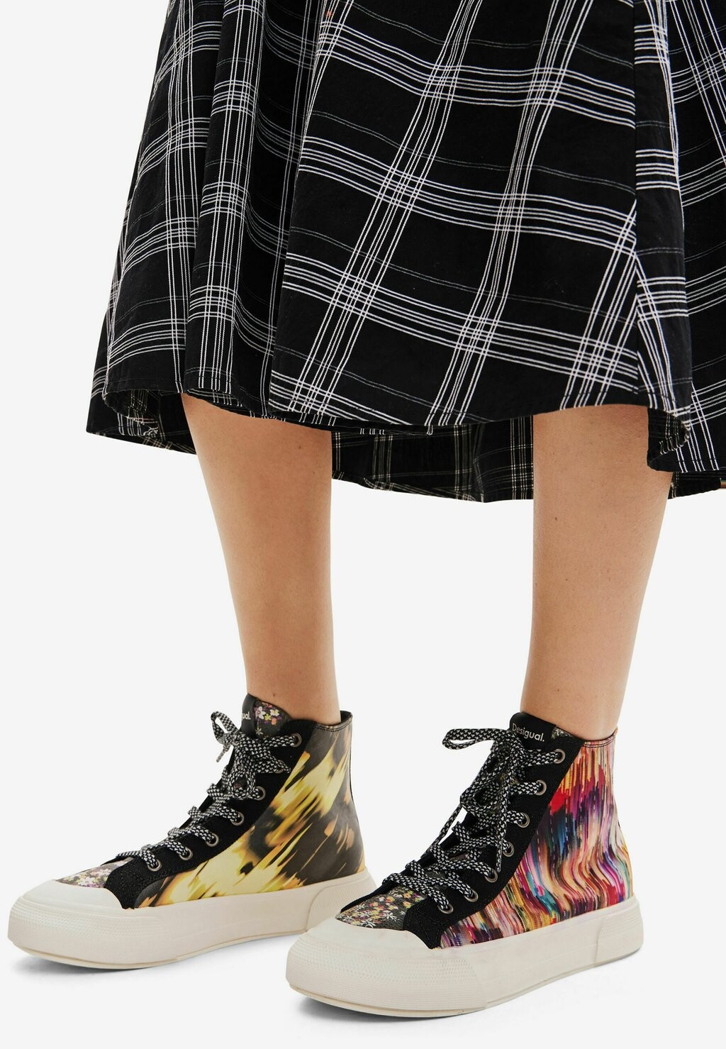 

Высокие кроссовки GLITCH PATCHWORK Desigual, разноцветные