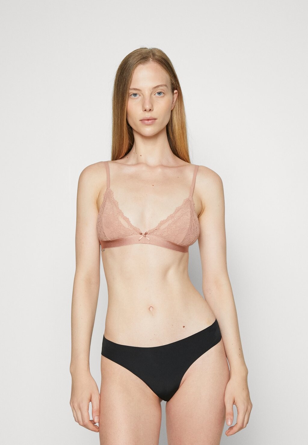 

Бюстгальтер треугольный EVERYDAY PADDED BRALETTE Cotton On Body, цвет nougat