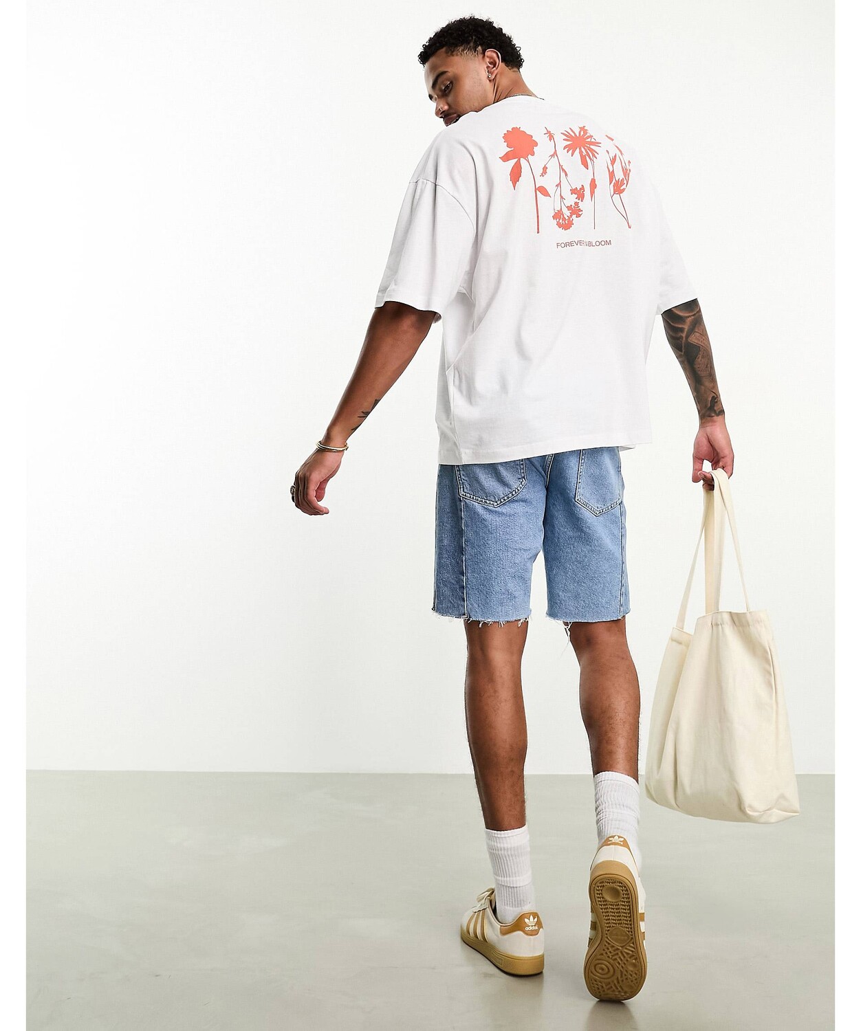 

Белая футболка оверсайз с цветочным принтом на спине ASOS DESIGN, Белый