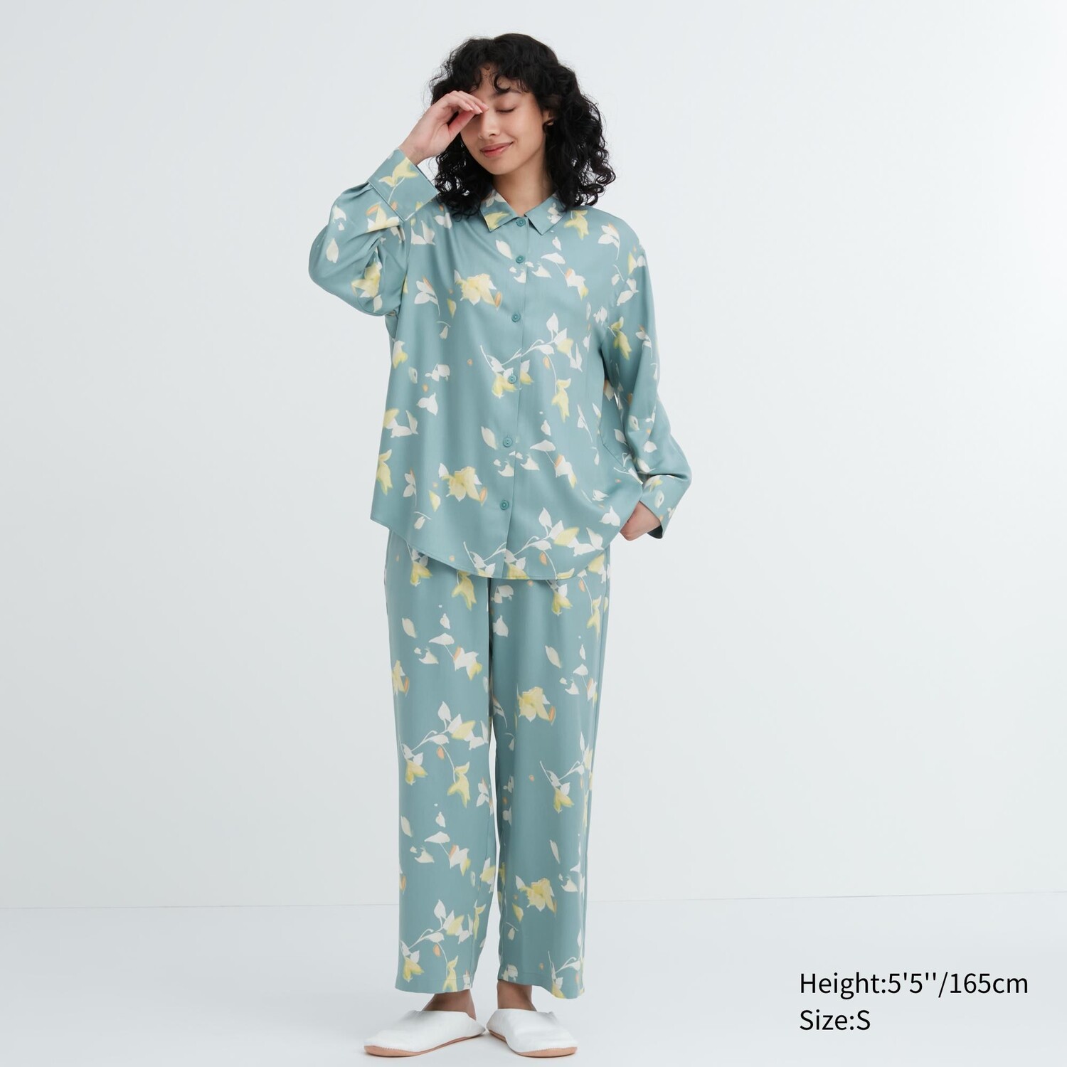 

Атласная пижама с длинными рукавами и принтом Uniqlo, зеленый