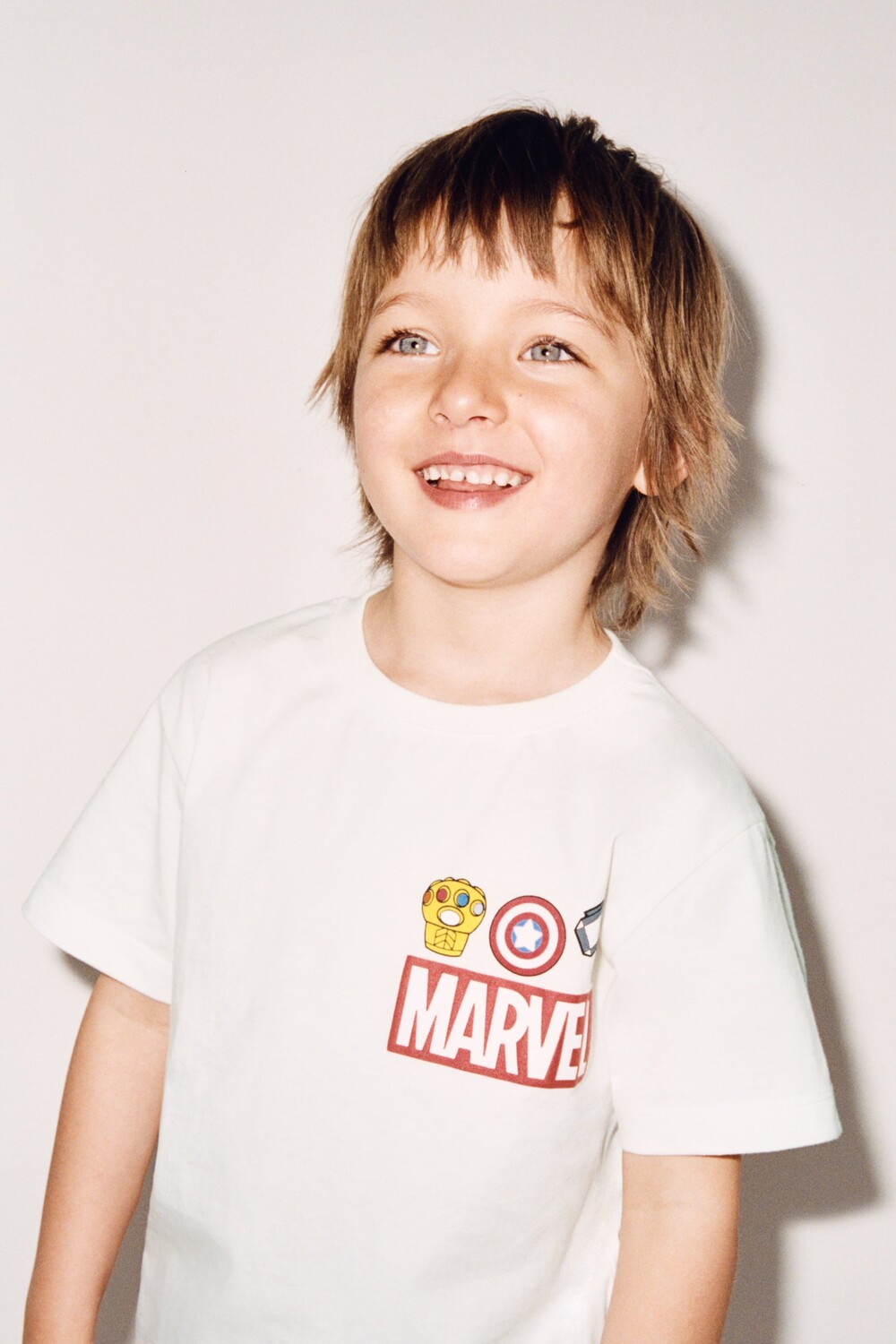 

Мстители футболка marvel Zara, устричный белый