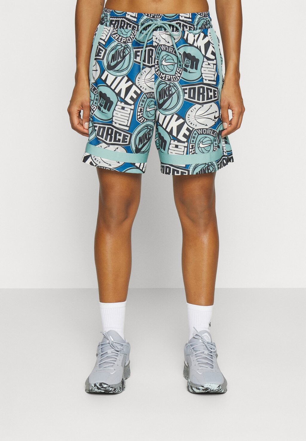

Спортивные шорты Nike, Серый