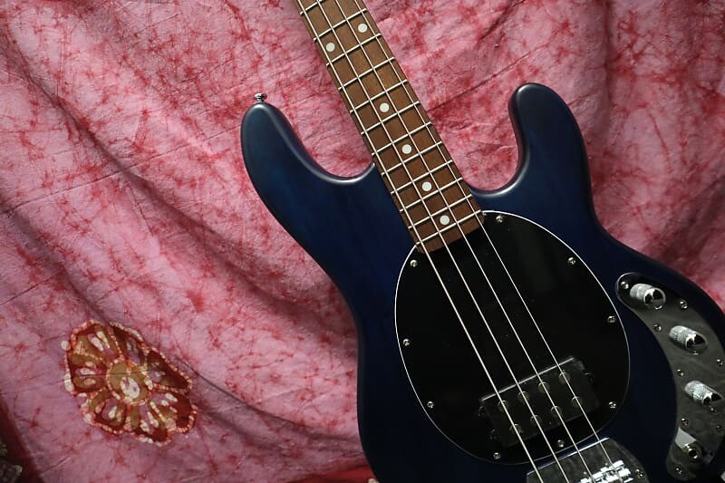 

Басс гитара Sterling StingRay Ray4 2018 - 2020 - Trans Blue Satin