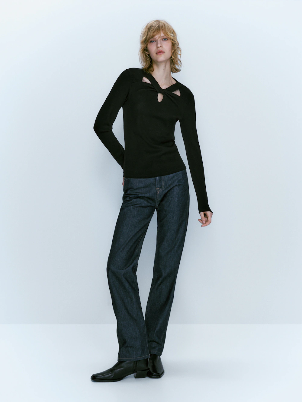 

Футболка в реблу с вырезами Massimo Dutti, черный