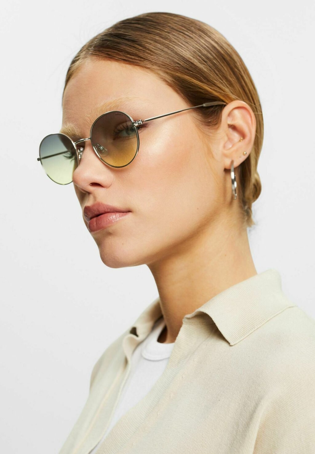 

Солнцезащитные очки Esprit
