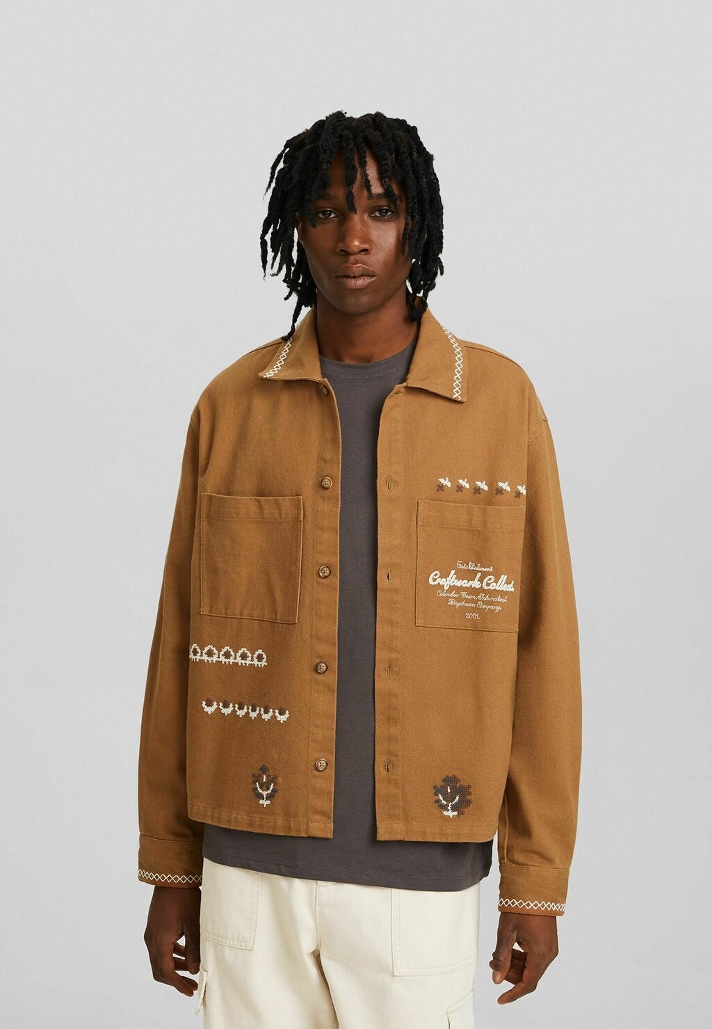 

Рубашка BOXY-FIT Bershka, цвет dark brown