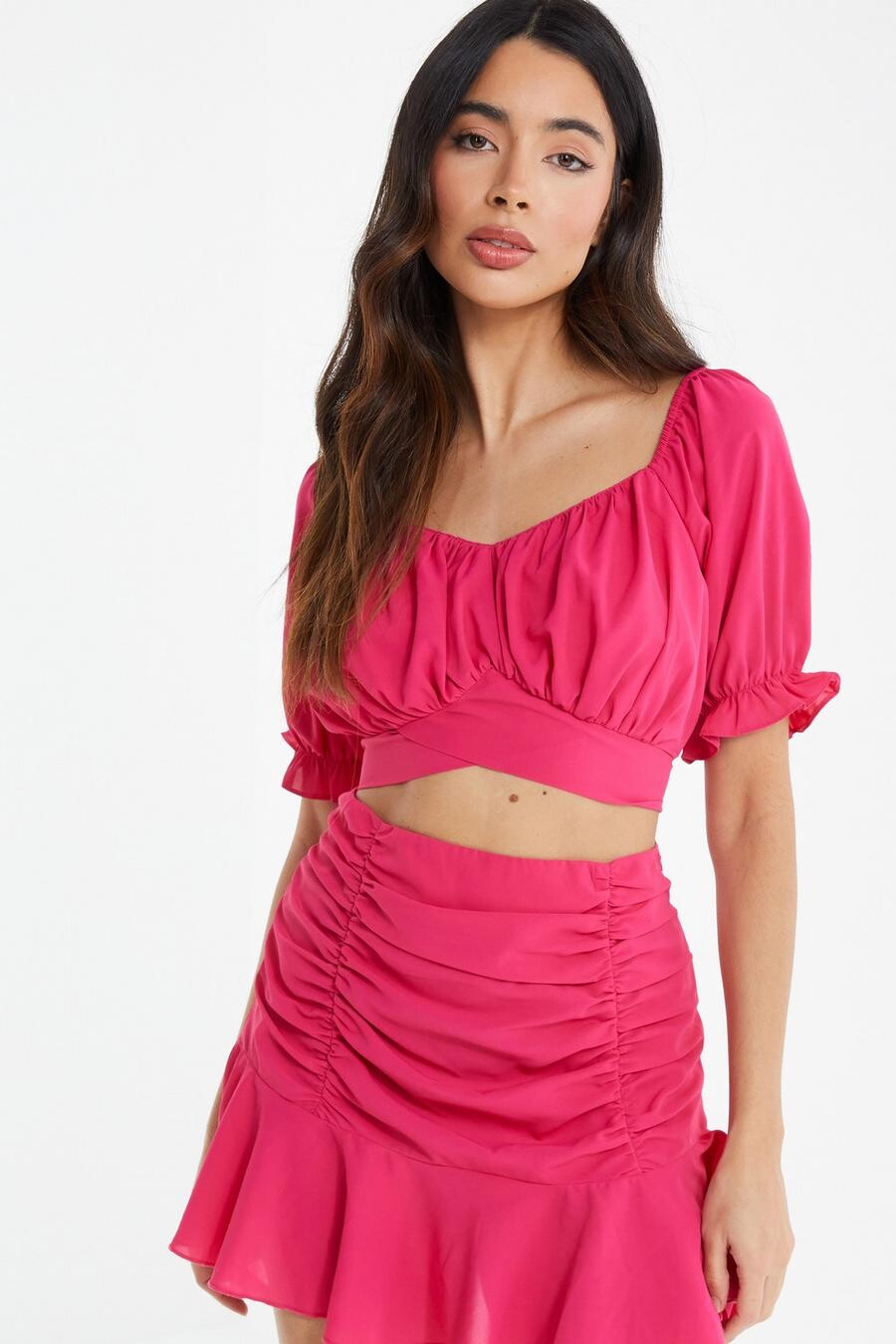 

Розовый укороченный топ с оборками QUIZ Clothing