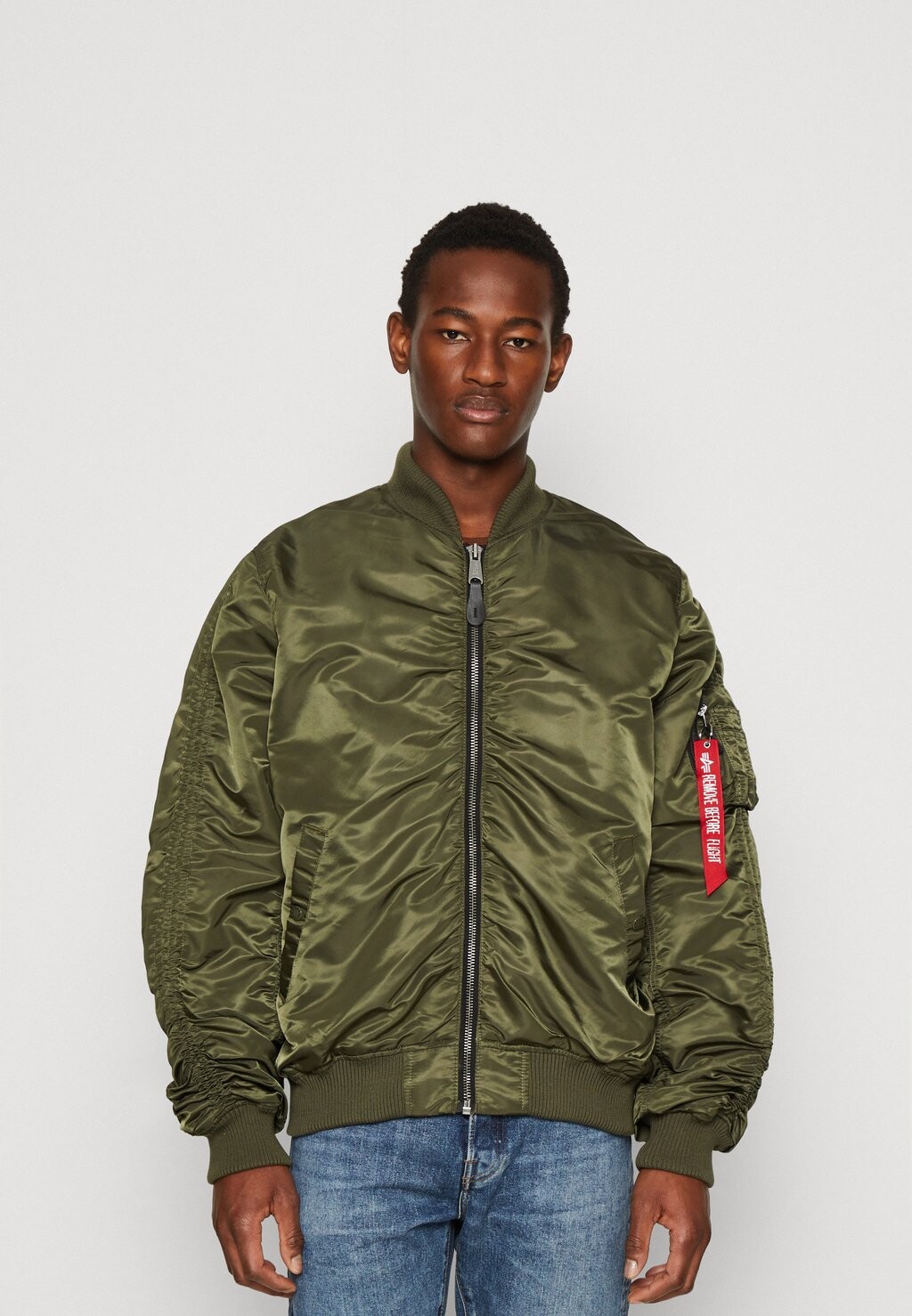 

Ветровка Alpha Industries MA-1 PUCKERED, темно-оливковый, Зеленый