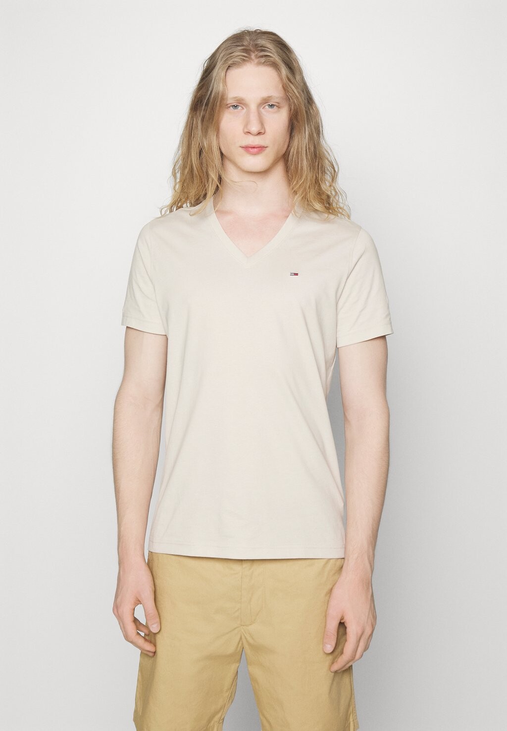 

Базовая футболка Tommy Jeans, каменно-бежевый