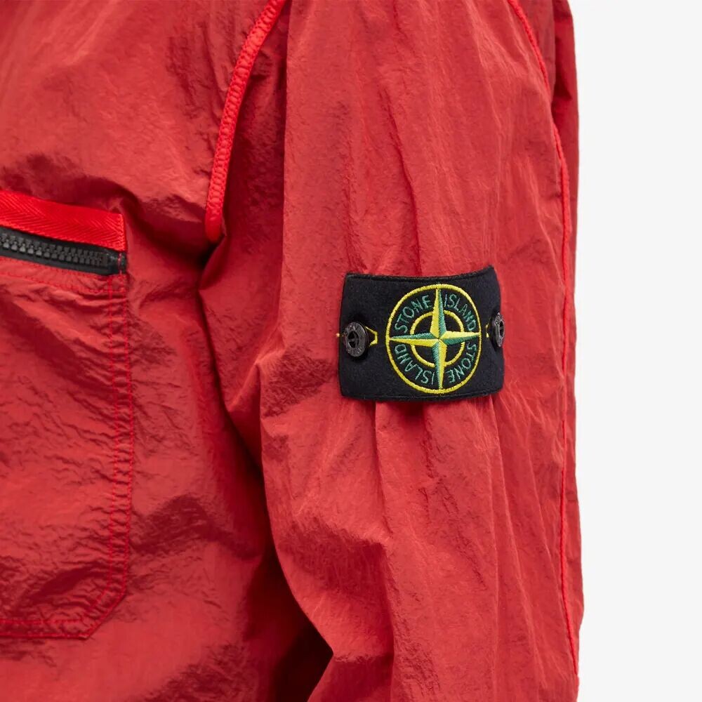 

Stone Island Нейлоновая куртка-рубашка с эффектом металлик, красный