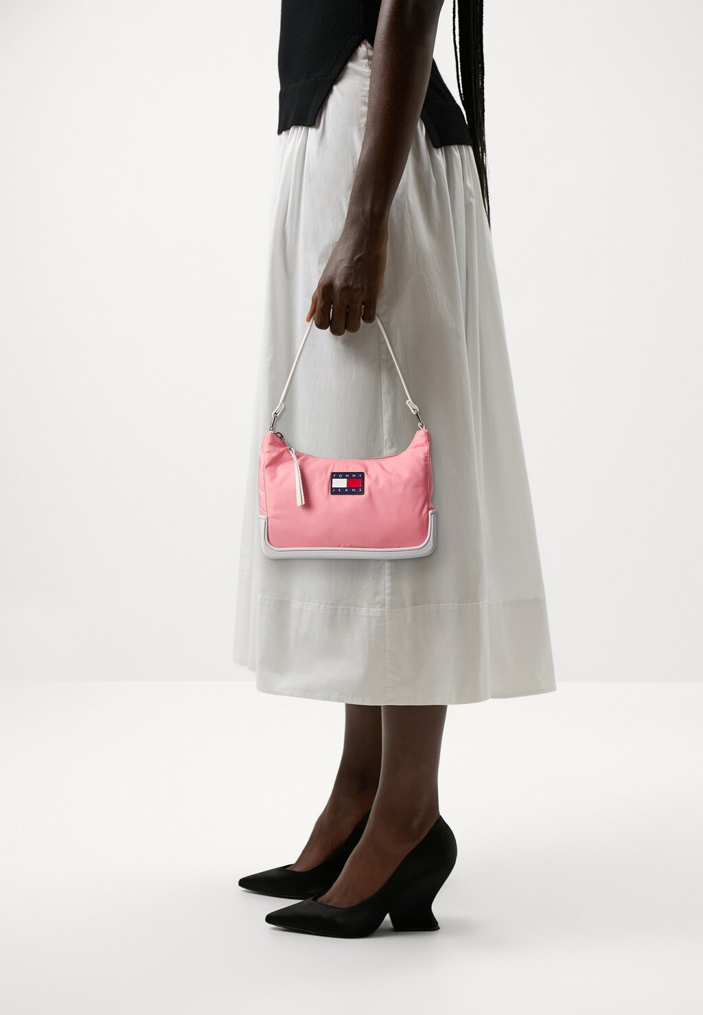 

Сумочка UNCOVERED SHOULDER BAG Tommy Jeans, розовый