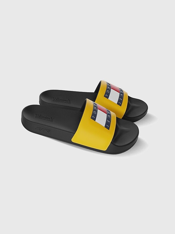 

горка у бассейна Tommy Jeans