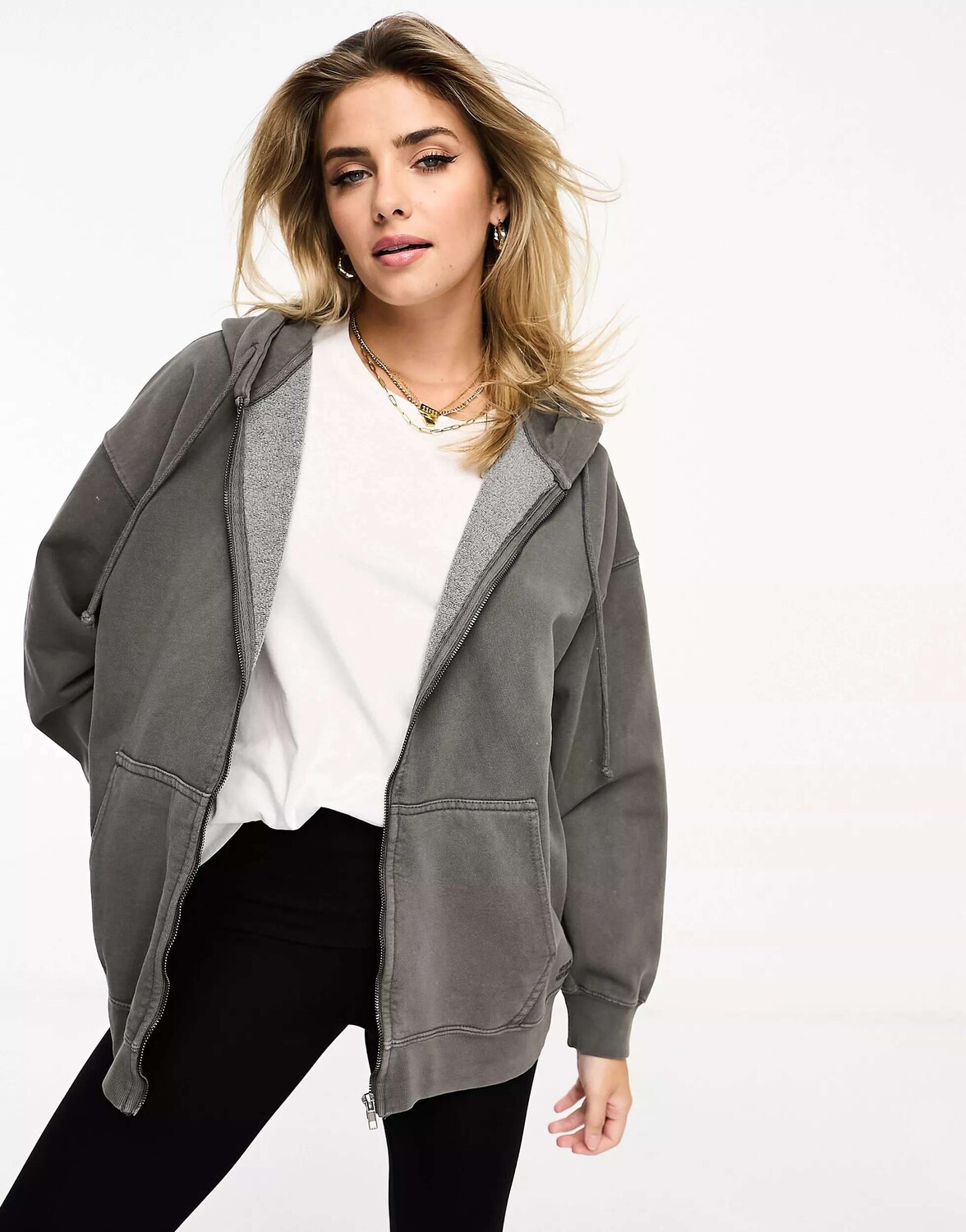 

Оверсайз-худи серого цвета на молнии Pull&Bear, Серый