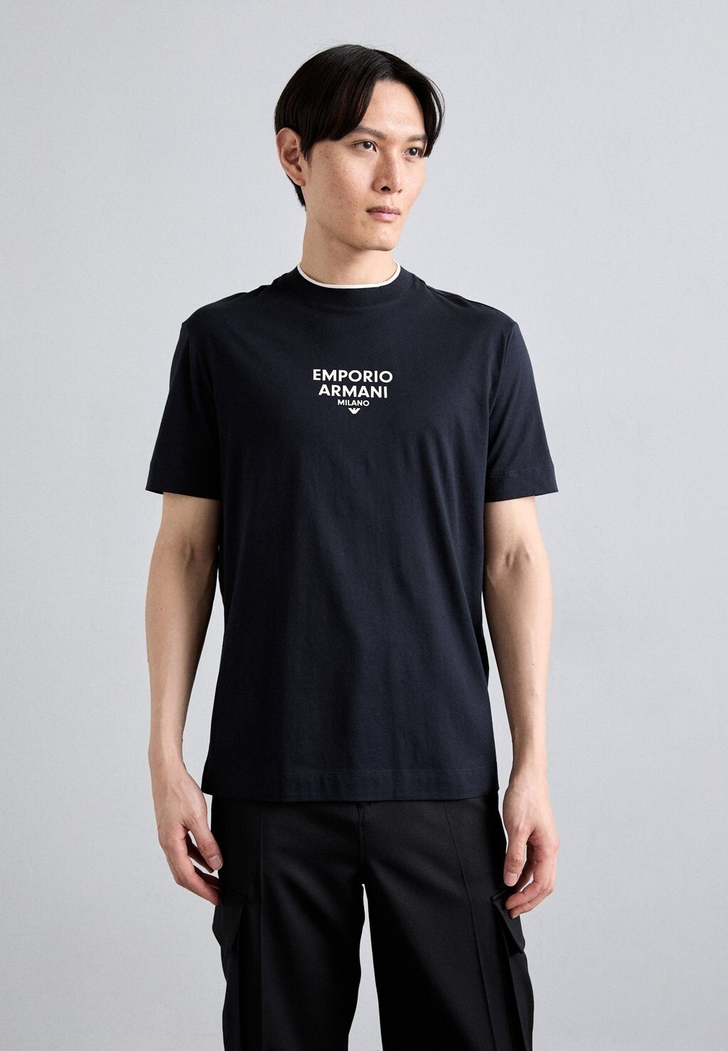 

Футболка с принтом Emporio Armani, темно-синий
