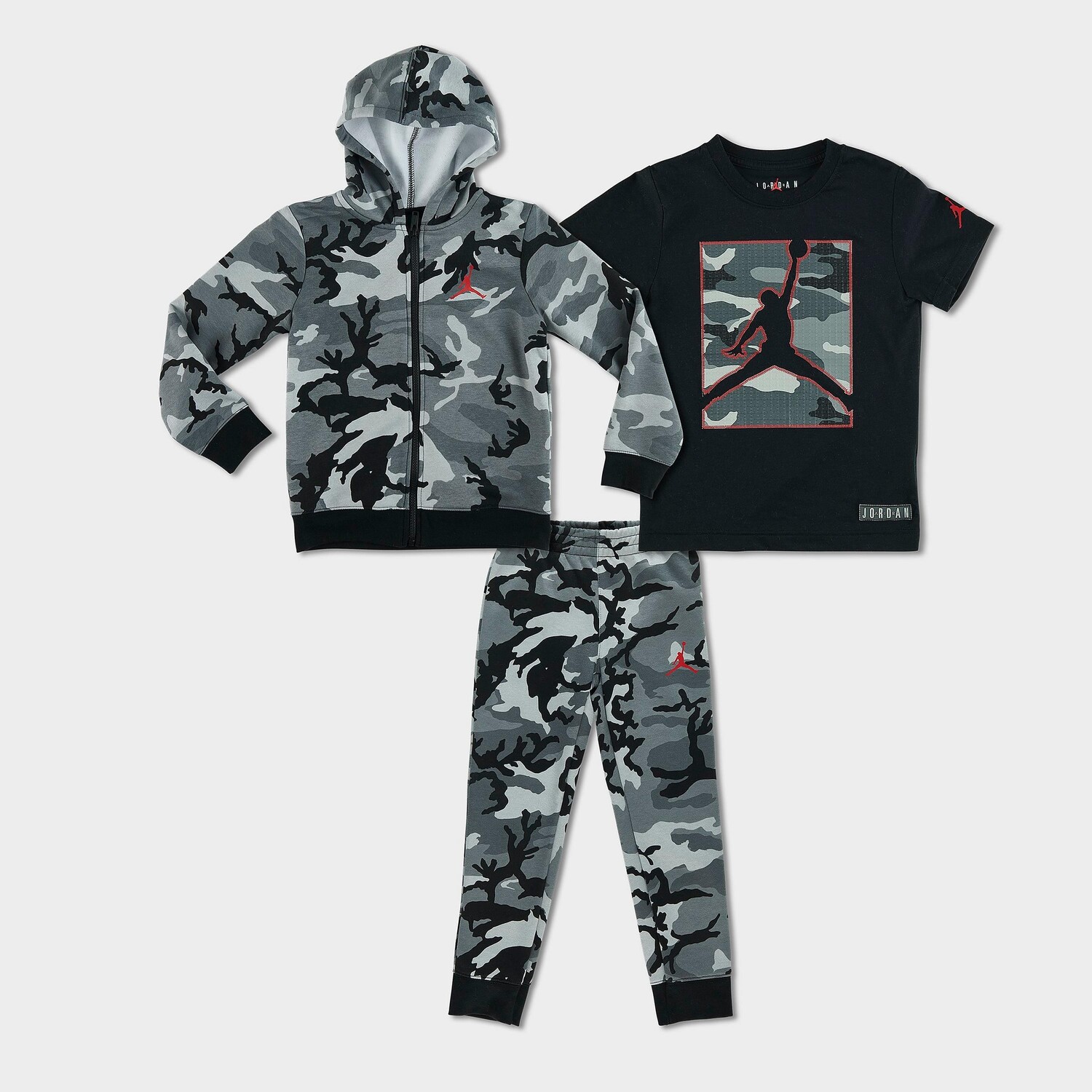 

Комплект из 3 предметов с камуфляжным принтом Infant Jordan Essential, черный