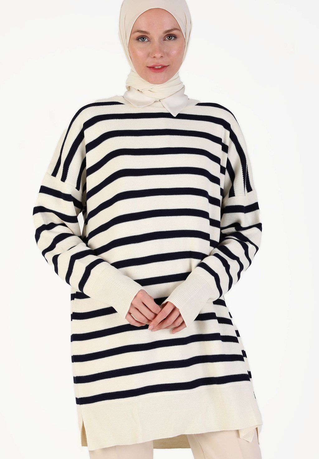 Вязаный свитер BENIN Modanisa, цвет navy blue striped