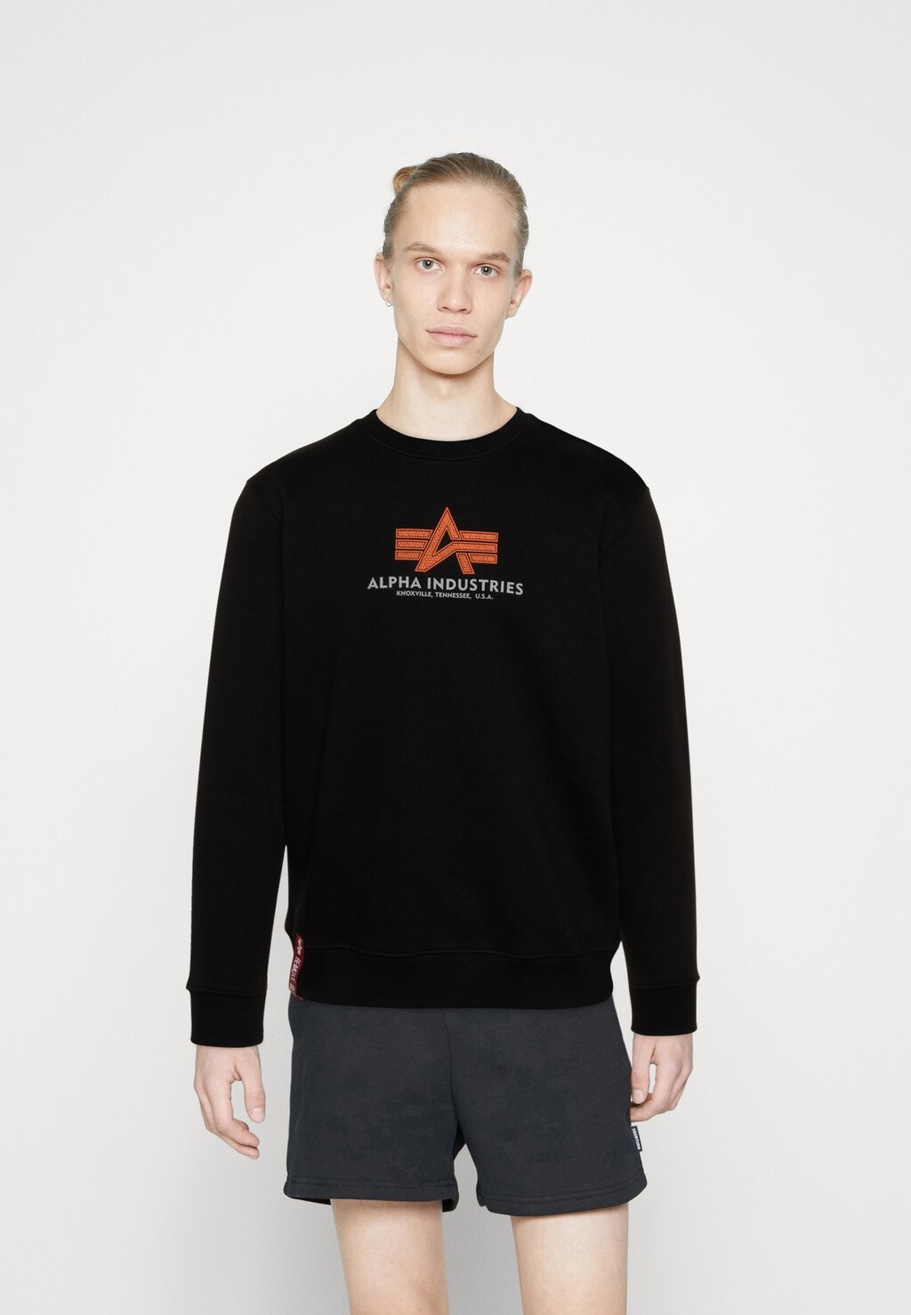 

Толстовка Alpha Industries, черный