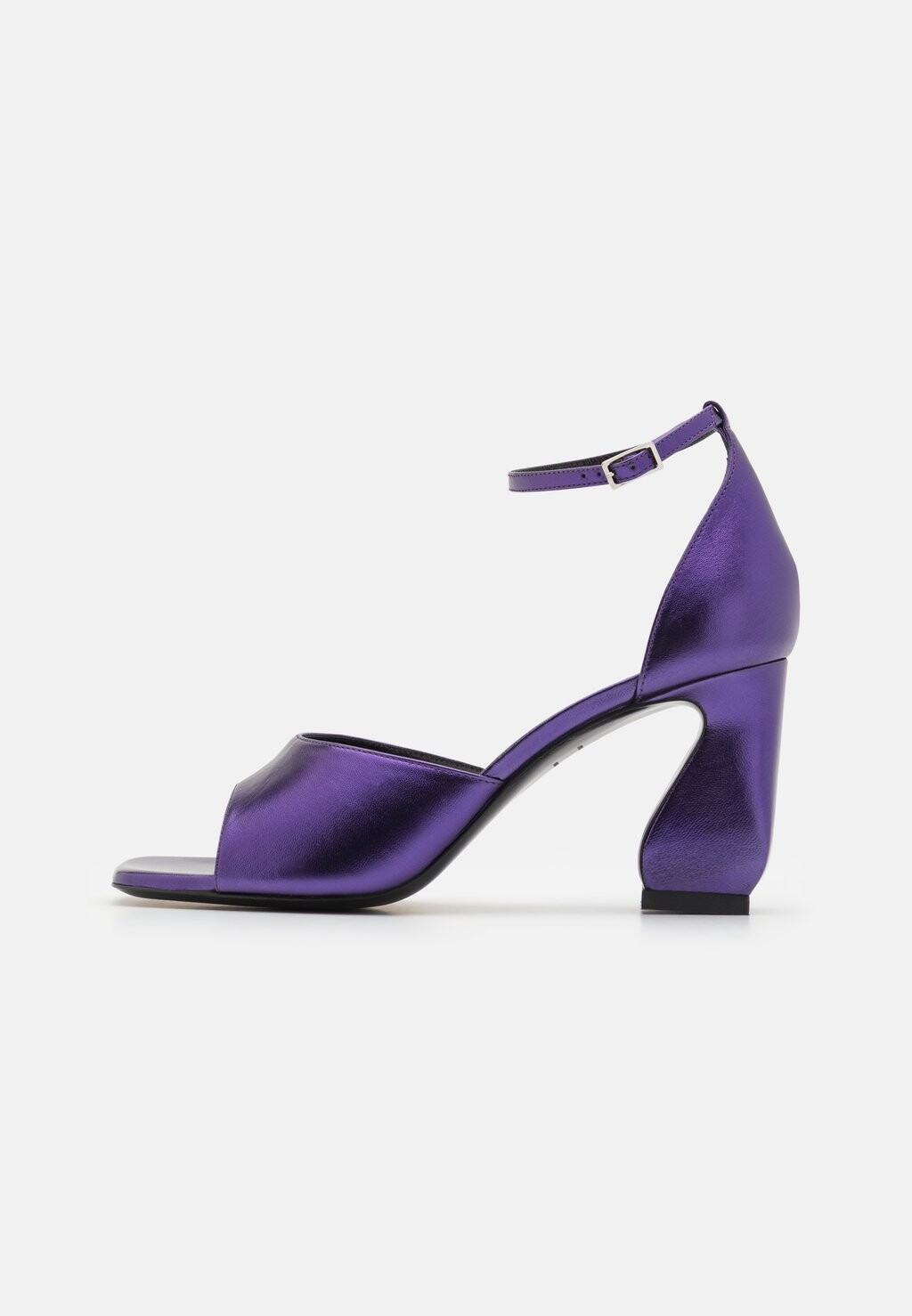 

Босоножки с ремешком SI ROSSI, цвет purple