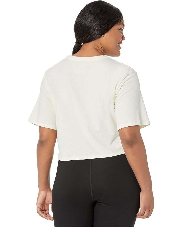 

Футболка PUMA Essential+ Cropped Logo Tee, цвет Ivory Glow