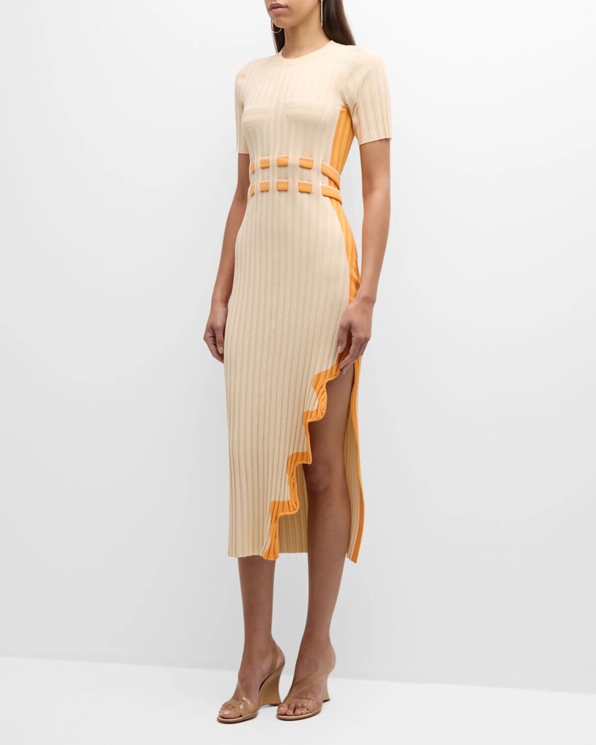 

Двухцветное асимметричное длинное платье Jodie со складками PH5, цвет Barley Marigold