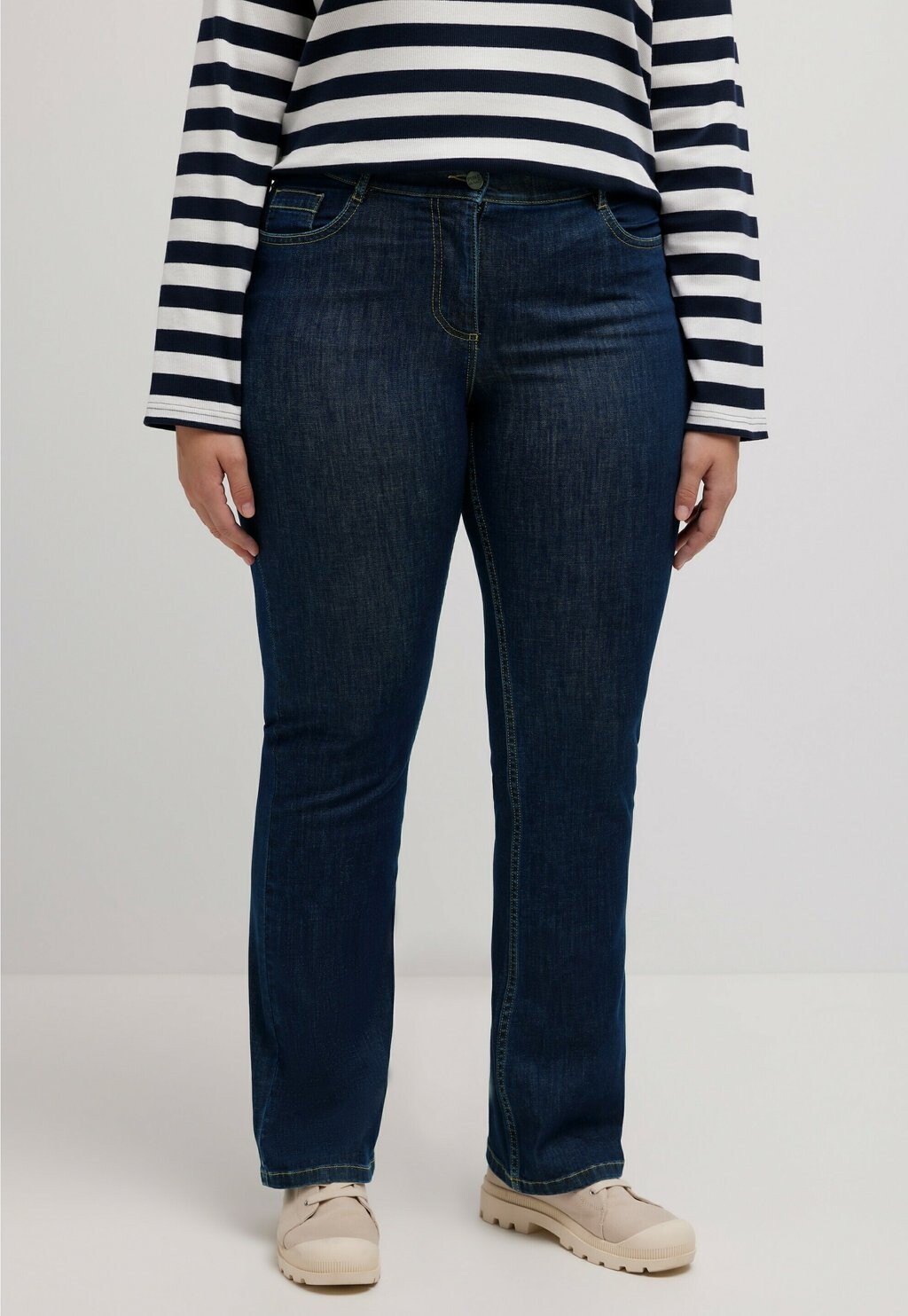 

Джинсы Bootcut Ulla Popken