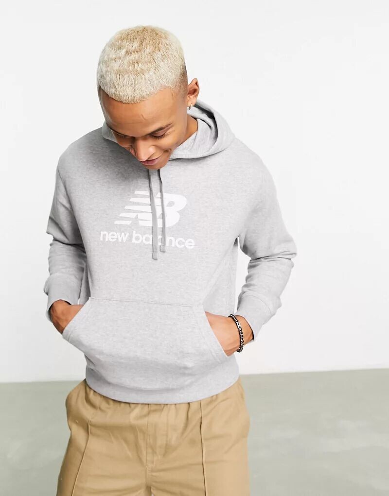 

Серая флисовая худи с логотипом New Balance Essentials