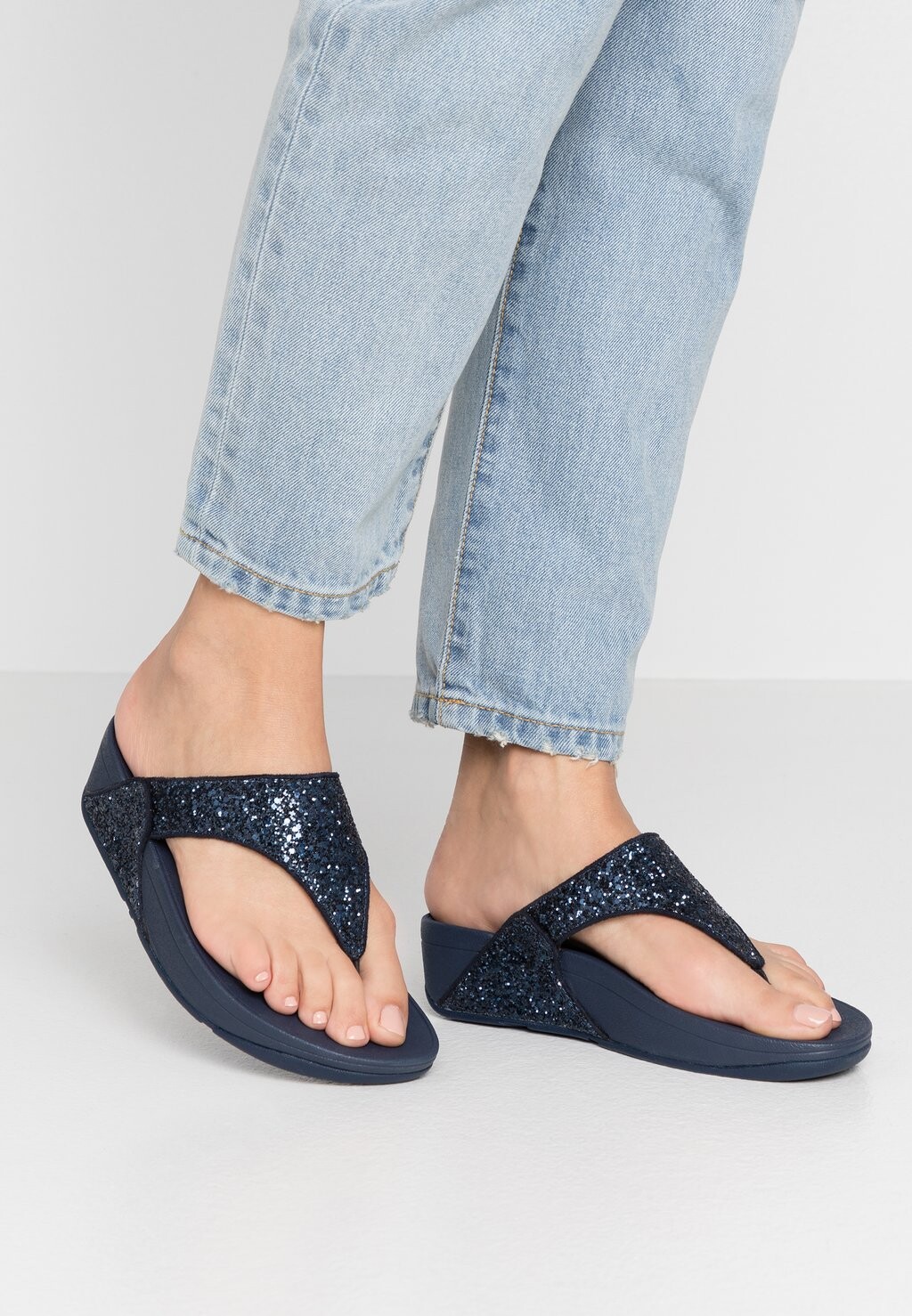 

Сандалии FitFlop