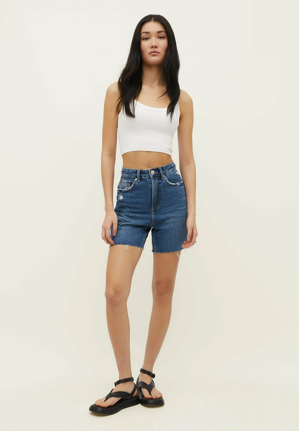 

Джинсовые шорты Stradivarius