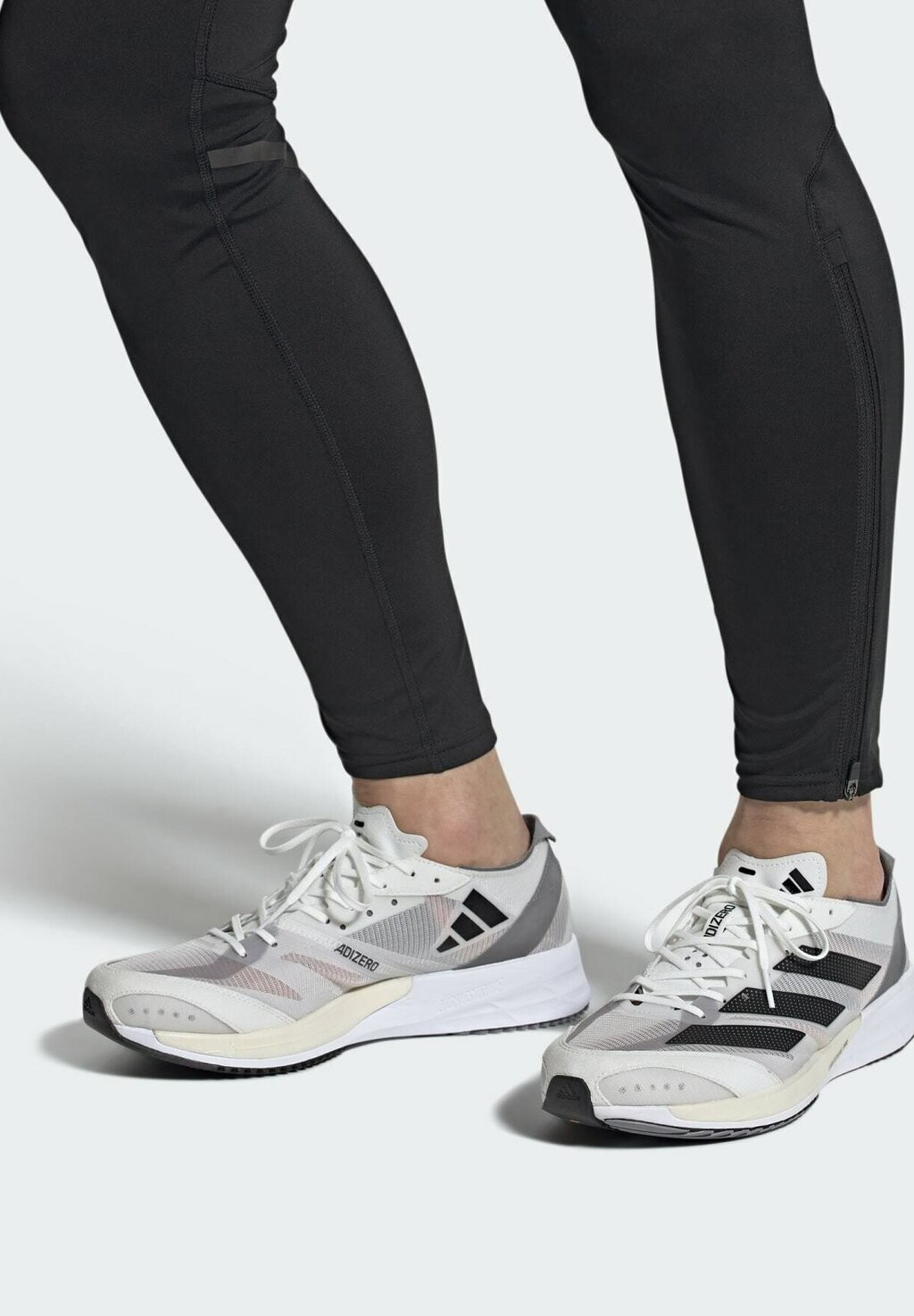 

Кроссовки Adidas